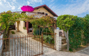 Awesome Home In Sabunike-Privlaka With Kitchen